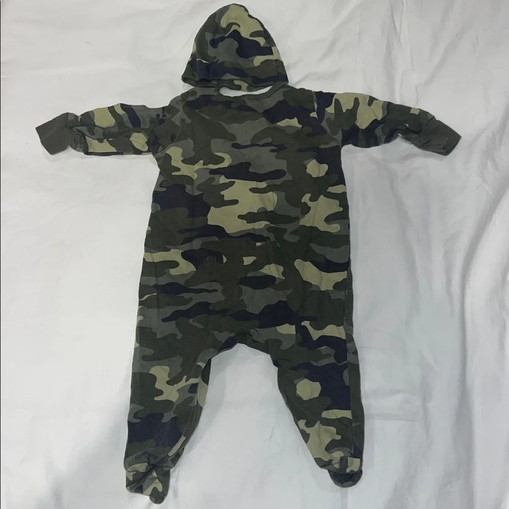 Camoflauge Onesie and Hat